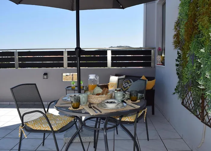 Daire Stamatina's Luxury Penthouse In Rhodes *